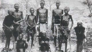 Colonialismo in Africa. Sopravvissuti della tribù Herero in Namibia